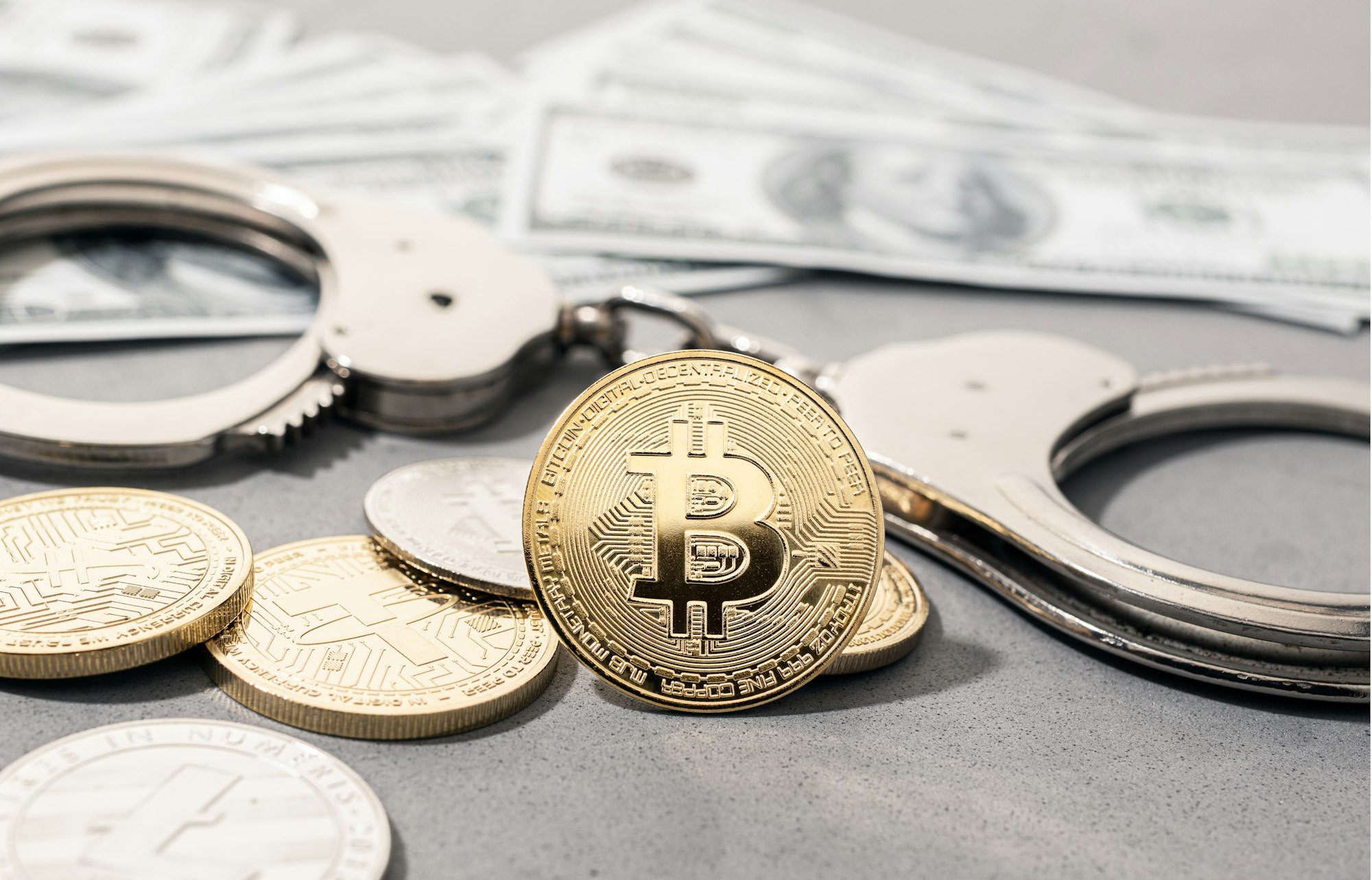 Opération de police à New York : fermeture d'un réseau de fraude en cryptomonnaie